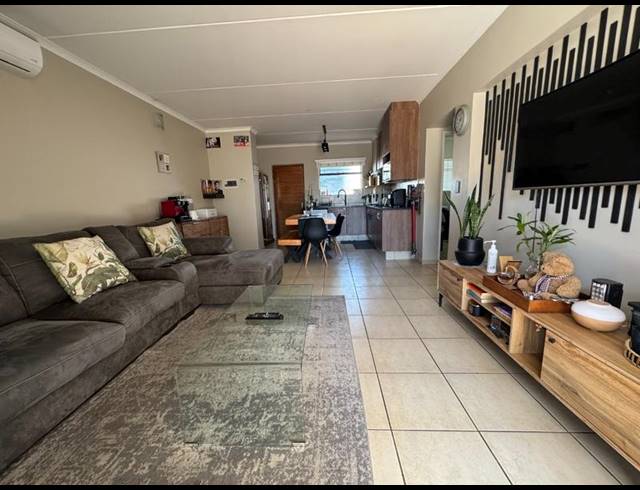 2 BEDROOM APARTMENT FOR SALE IN BARBEQUE DOWNS